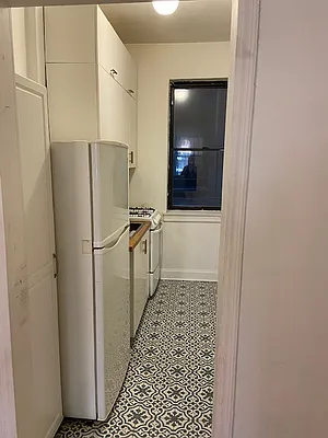 Rented by Manhattan Flats | media 5
