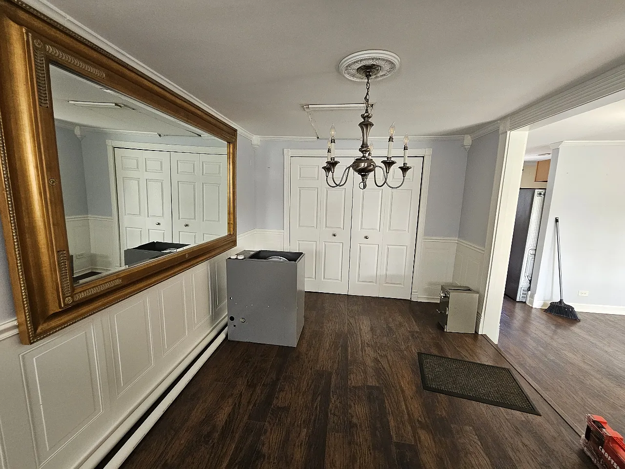 335 S Park St photo 1