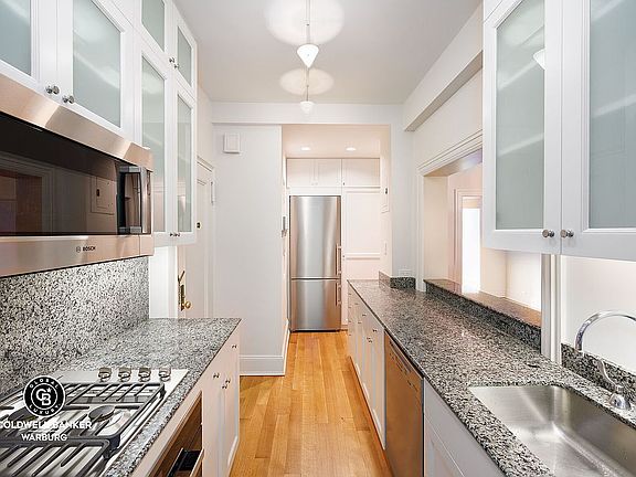 5th image of 1133 Park Ave APT 8E