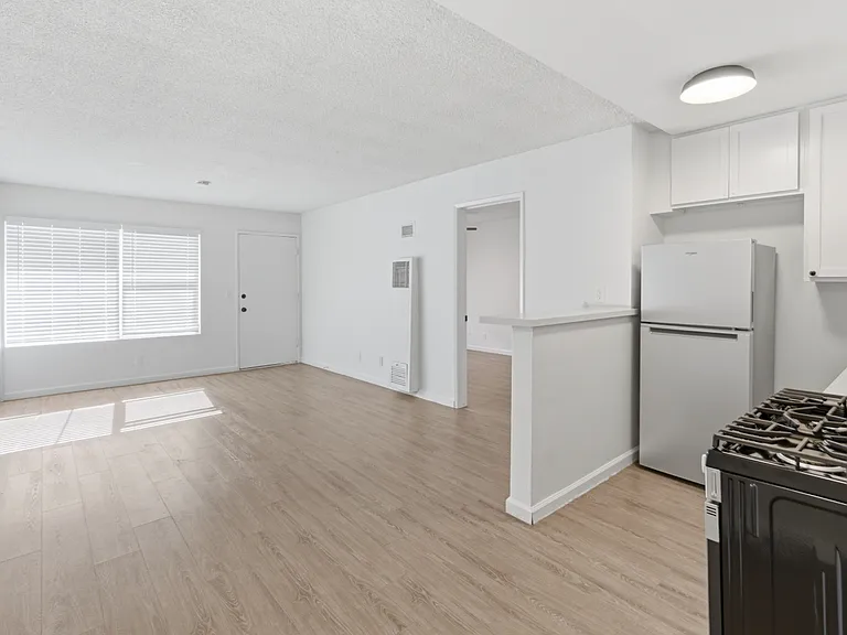 11921 Lakewood Blvd — Photo 18