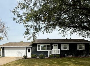 2506 Sunset Dr, Iowa Falls, IA 50126