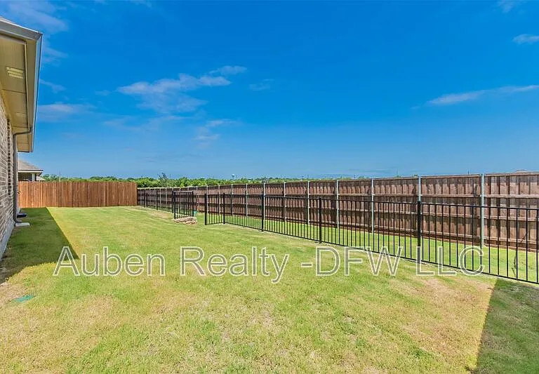 1343 Fox Hollow Rd — Photo 39
