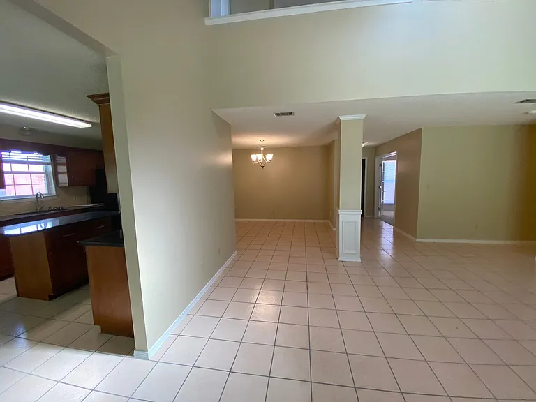 24 Neptune Dr — Photo 11