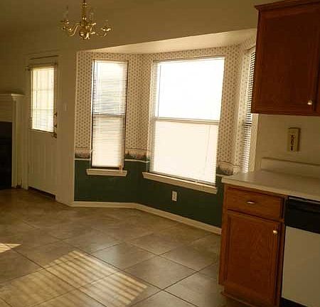 5th image of 3306 Christie Dr