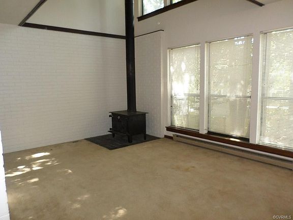 2nd image of 807 Fahey Cir