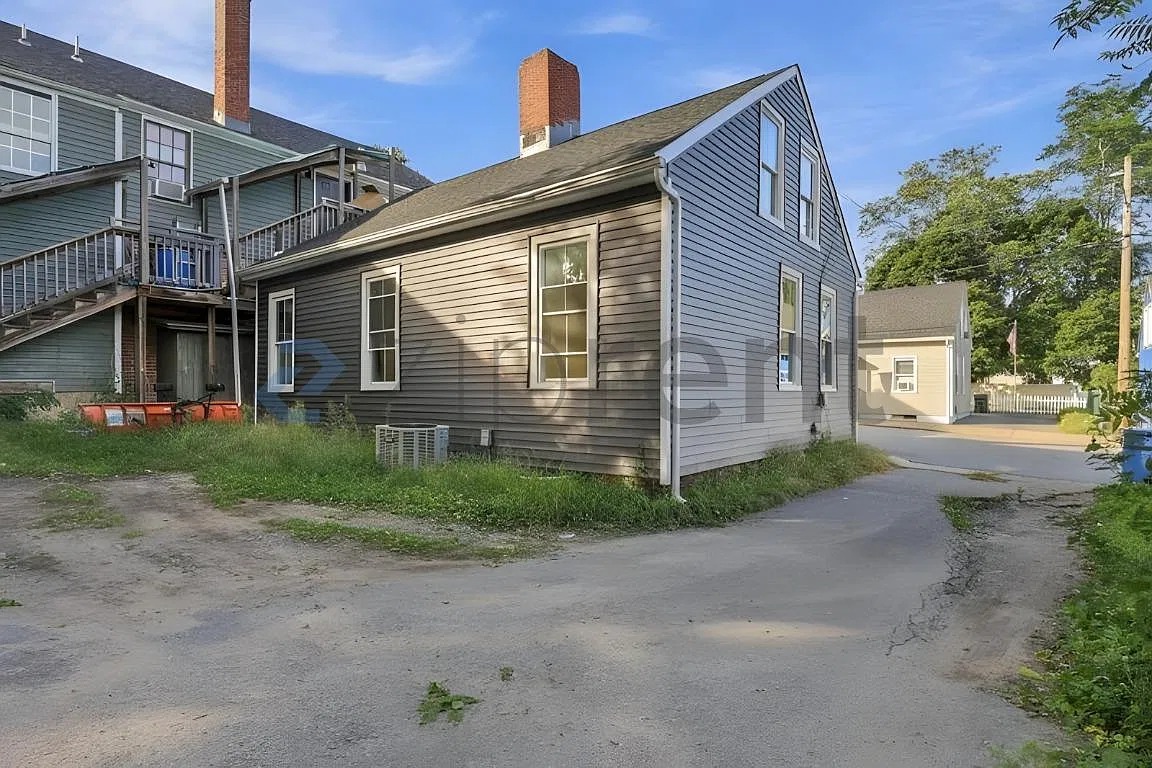 4 bed, 1500 sqft, $2,008 — Photo 2