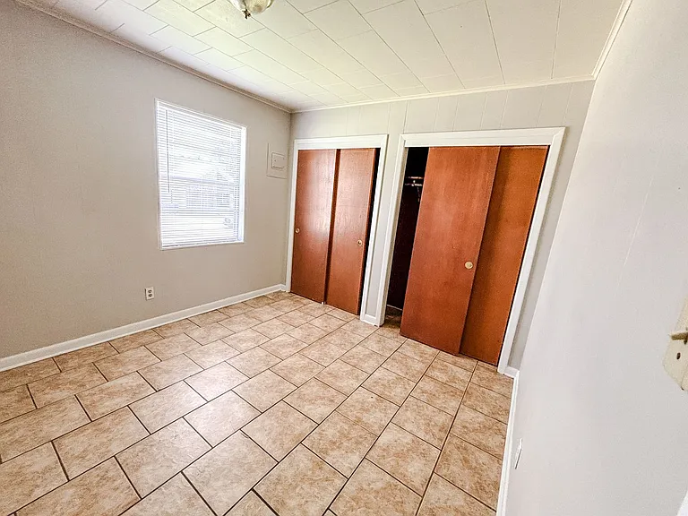 318 Porter Ave — Photo 16