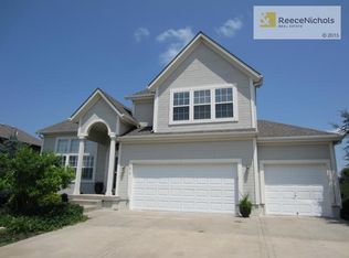 1217 SW Nagona Ln, Lees Summit, MO 64082