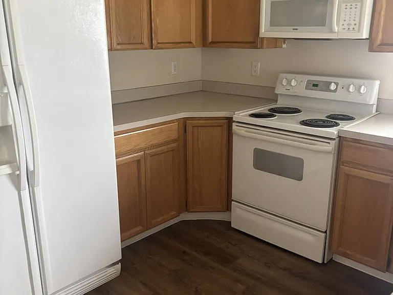 6408 Robinson Dr — Photo 2