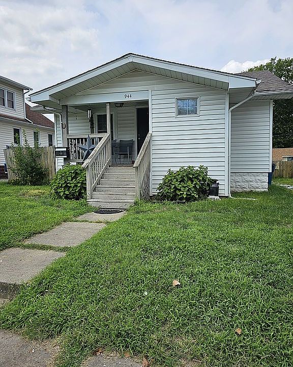 1st image of 944 Whitelaw Ave