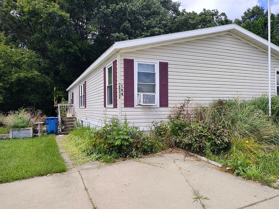 2nd image of 2857 Court 194
