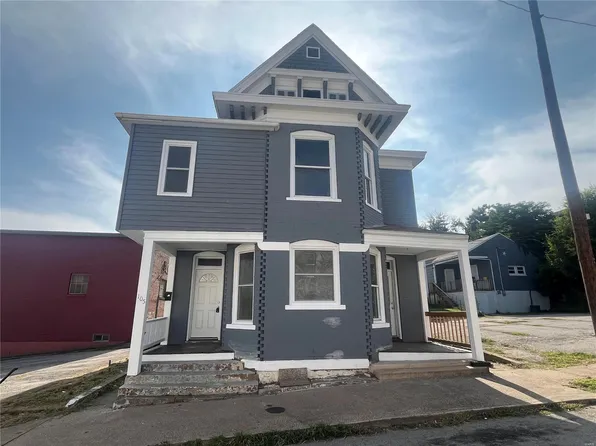 105 N 8th St, Hannibal, MO 63401
