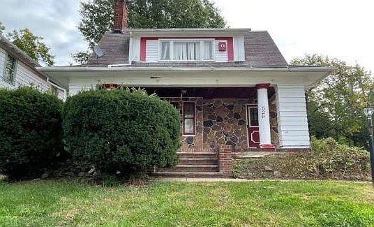 1st image of 529 E 112th St
