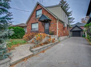 117 Grand Ave, Toronto, ON M8Y2Z6