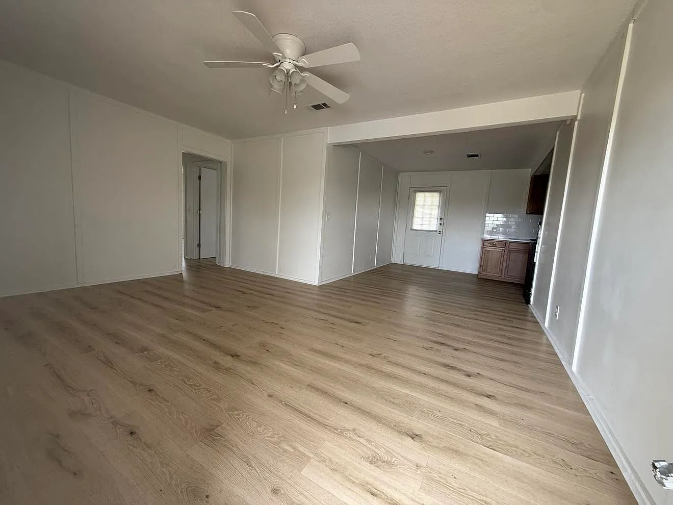 3 bed, 972 sqft, $1,125 — Photo 3