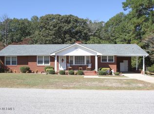 106 Hill St, Elizabethtown, NC 28337