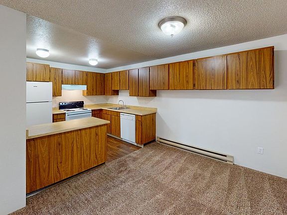 1 Bed 1 Bath - Kitchen & Dining