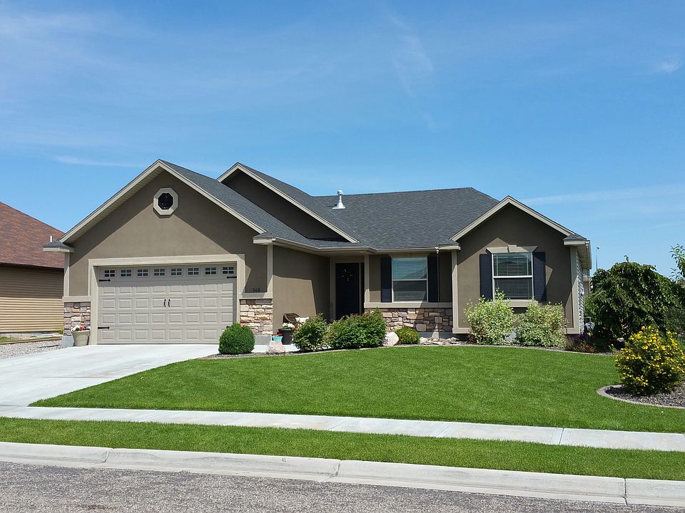 1st image of 340 Chateau Dr
