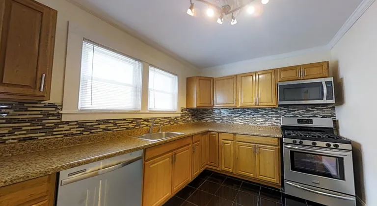 2401 E Genesee St #2 — Photo 6