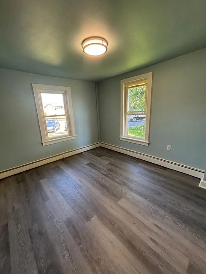 11 E. Main Street — Photo 3