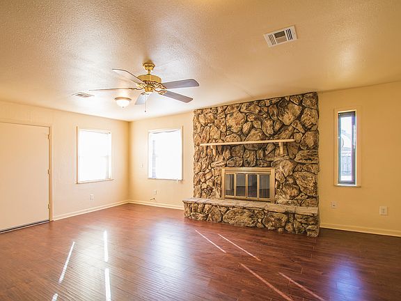 Large second living room