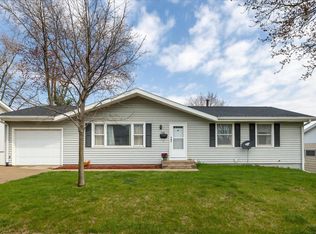 2688 Marywood Dr, Dubuque, IA 52001