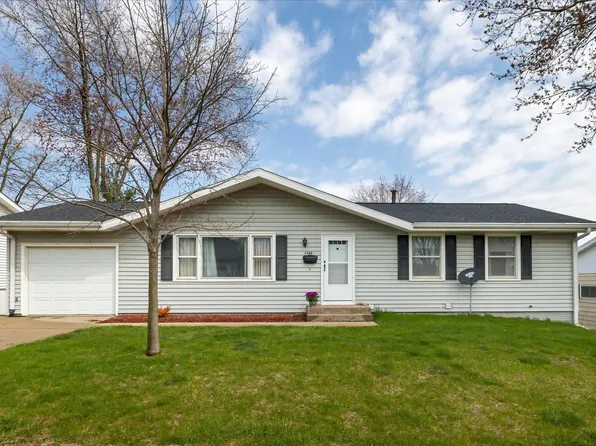 2688 Marywood Dr, Dubuque, IA 52001