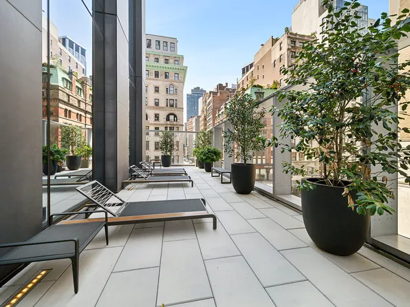 277 5th Avenue image 13 of 15