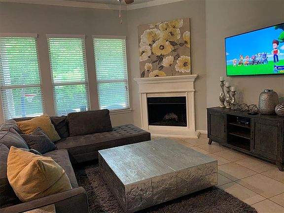 3rd image of 4721 Woodard Ln
