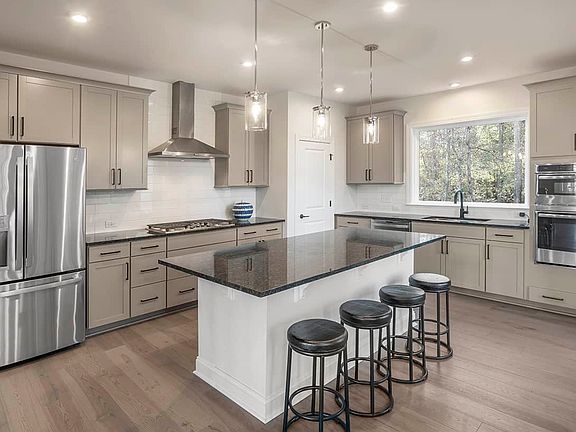 Townes at North Salem Homesite 92 Residence 3 Kitchen