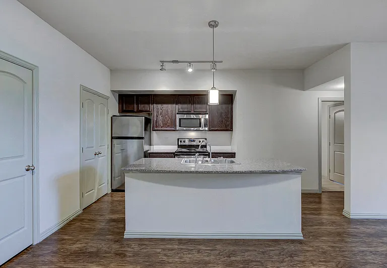 Summercrest Burleson Apartments — Photo 9