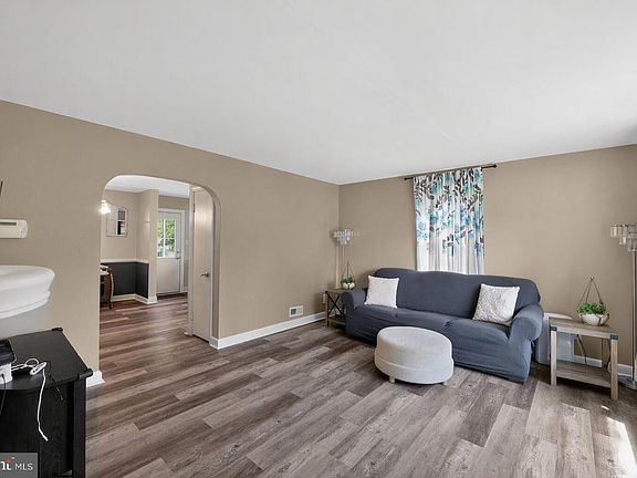 3rd image of 1824 Briarcliff Rd