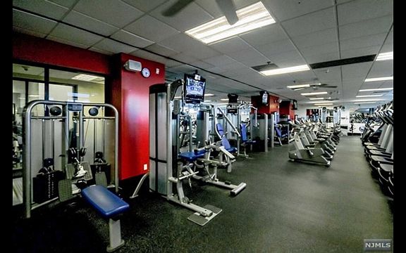 2nd image of 7004 Boulevard APT 29F