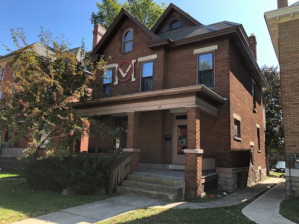 51 E Lane Ave