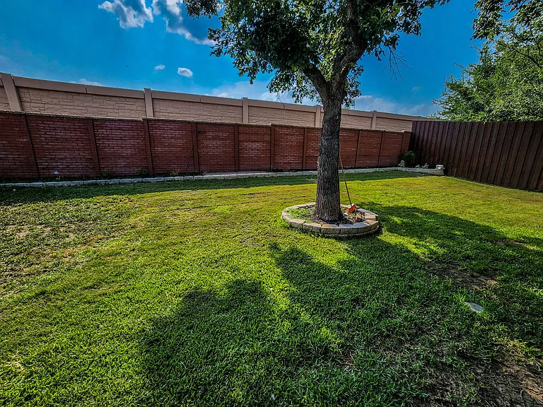4849 Gloucester Dr — Photo 26