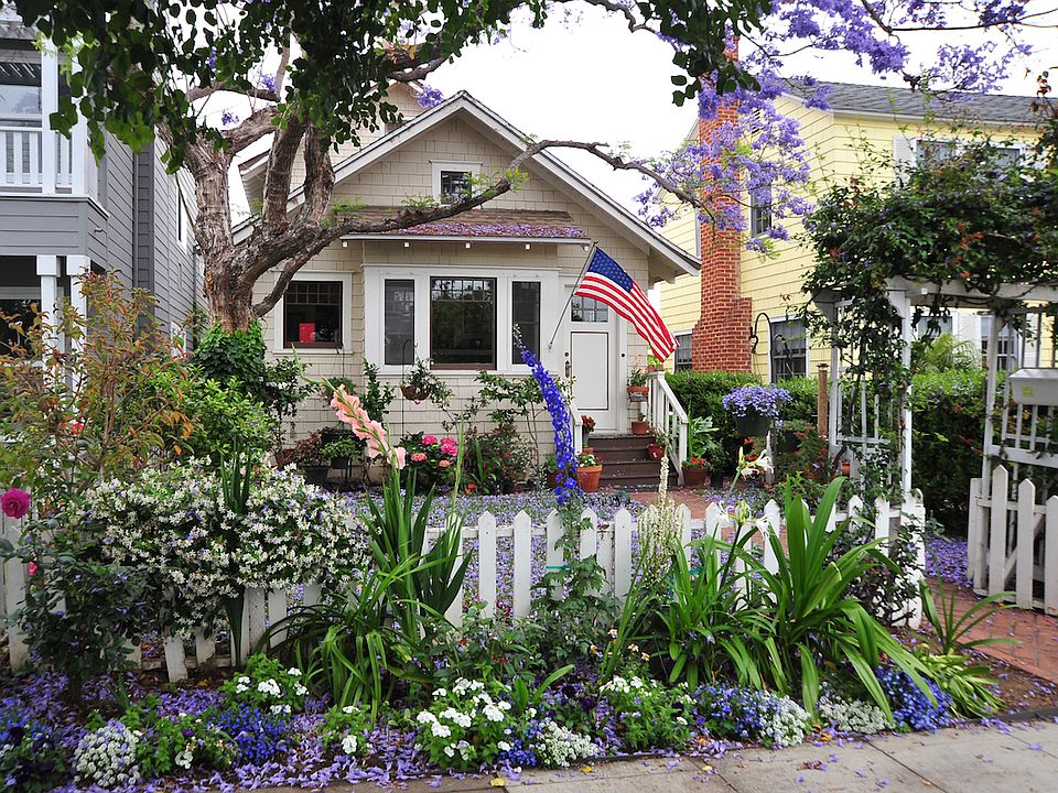 1st image of 216 H Avenue