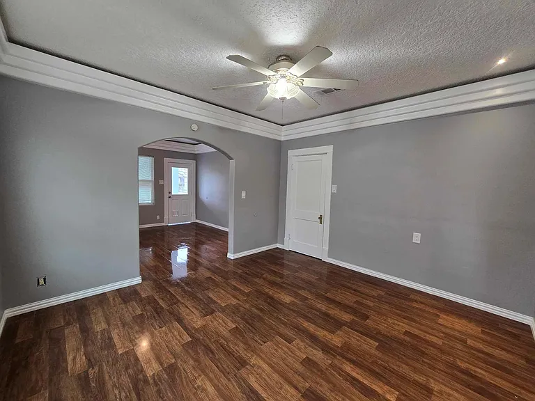 3125 Illinois St — Photo 9
