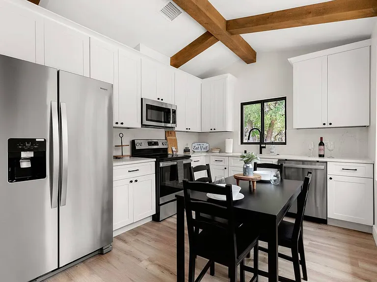 625 Gruene River Dr — Photo 8