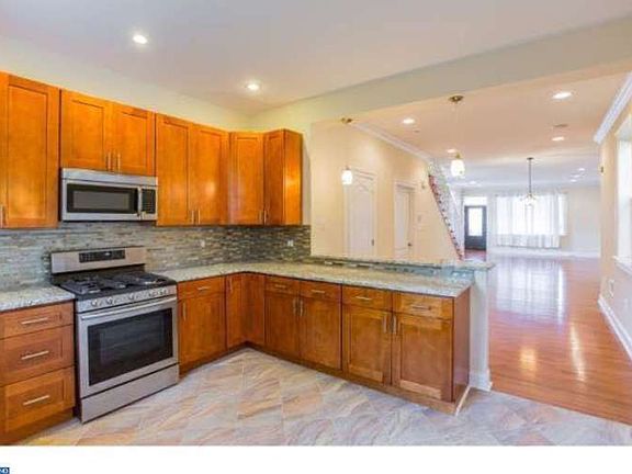 3rd image of 2122 E Lehigh Ave