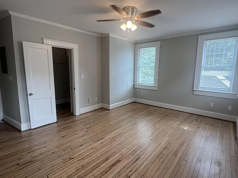 734 Argonne Ave NE — Photo 3