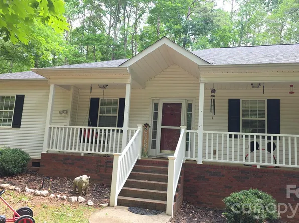 8904 Gosnell Dr, Charlotte, NC 28227