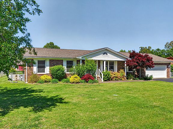 3rd image of 155 Susan Ln