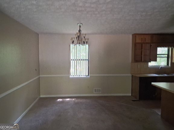 3rd image of 5882 Williams Rd