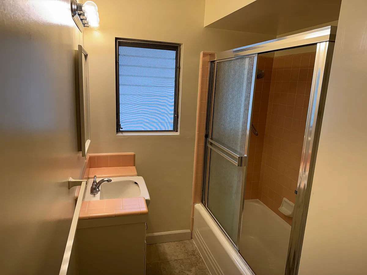 Building Photo - 149 Diamond St #D