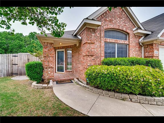 3rd image of 7924 Stansfield Dr