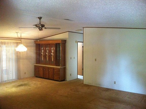 4th image of 523 Nutmeg Cir