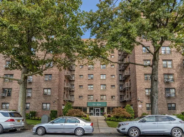 204-15 Foothill Avenue #B77, Hollis, NY 11423