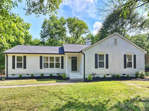 7736 Bedfordshire Dr, Charlotte, NC 28226