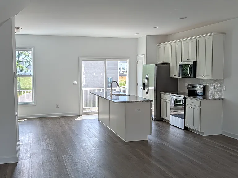 1059 Balsam Ln — Photo 27