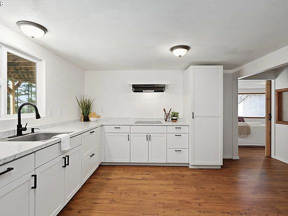 4th image of 392 Baker Rd #2